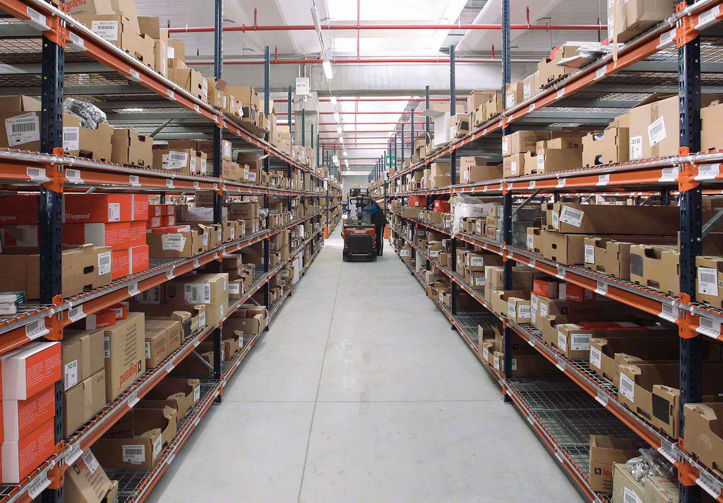 顶盛体育·(中国)官方网站智慧安全用电-仓库库房方案